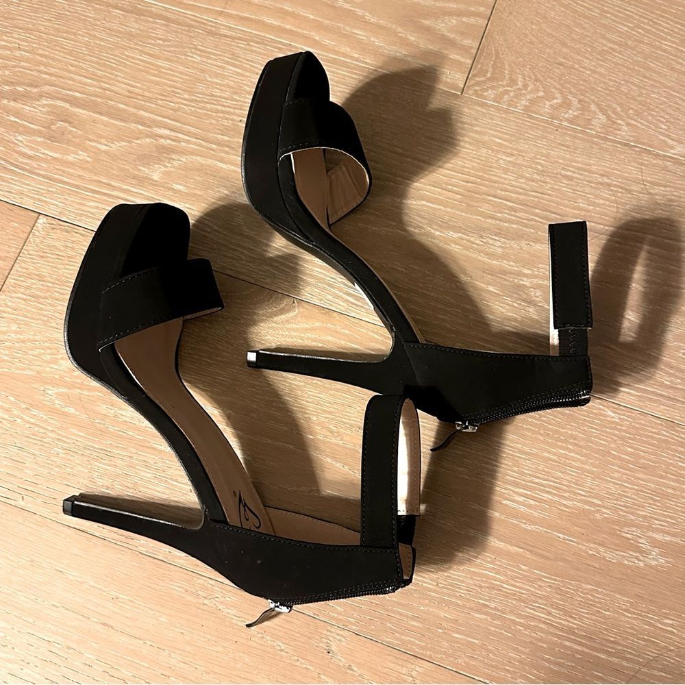 Windsor size 6.5 faux suede high heel platform party club brat stilettos